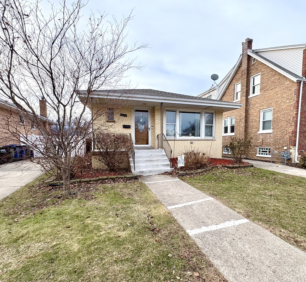 2841 W 100th Place, Evergreen Park, IL 60805