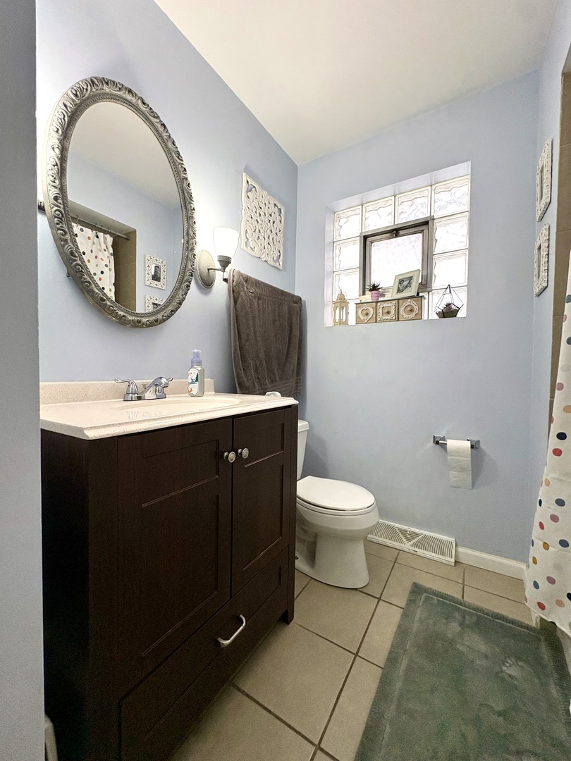 2841 W 100th Place, Evergreen Park, IL 60805