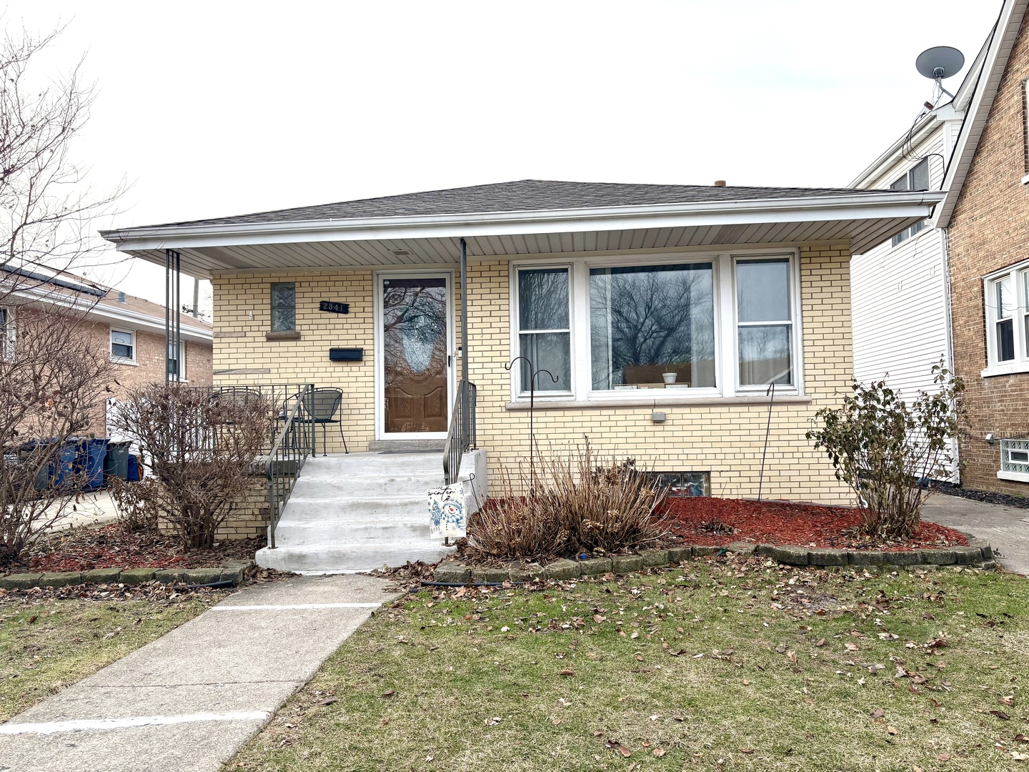 2841 W 100th Place, Evergreen Park, IL 60805