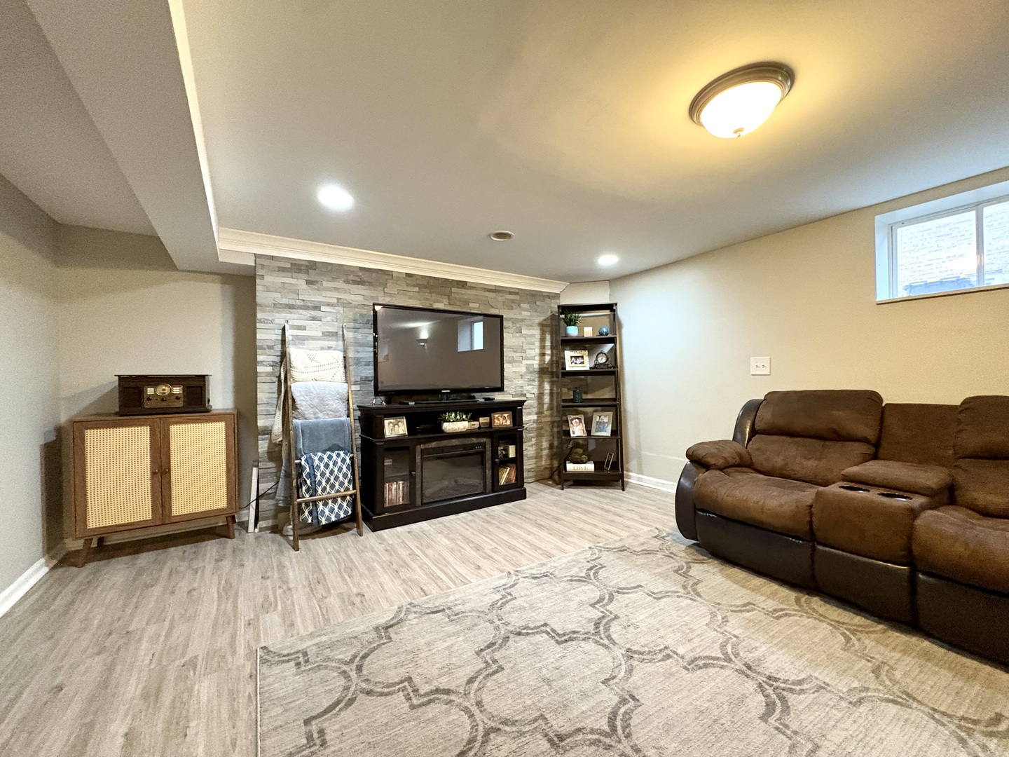 2841 W 100th Place, Evergreen Park, IL 60805