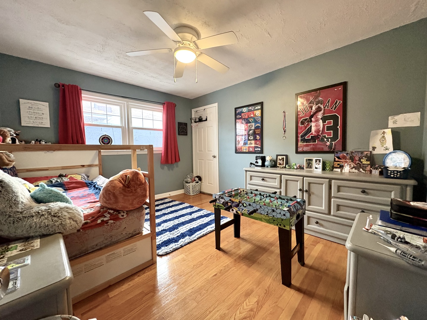 2841 W 100th Place, Evergreen Park, IL 60805