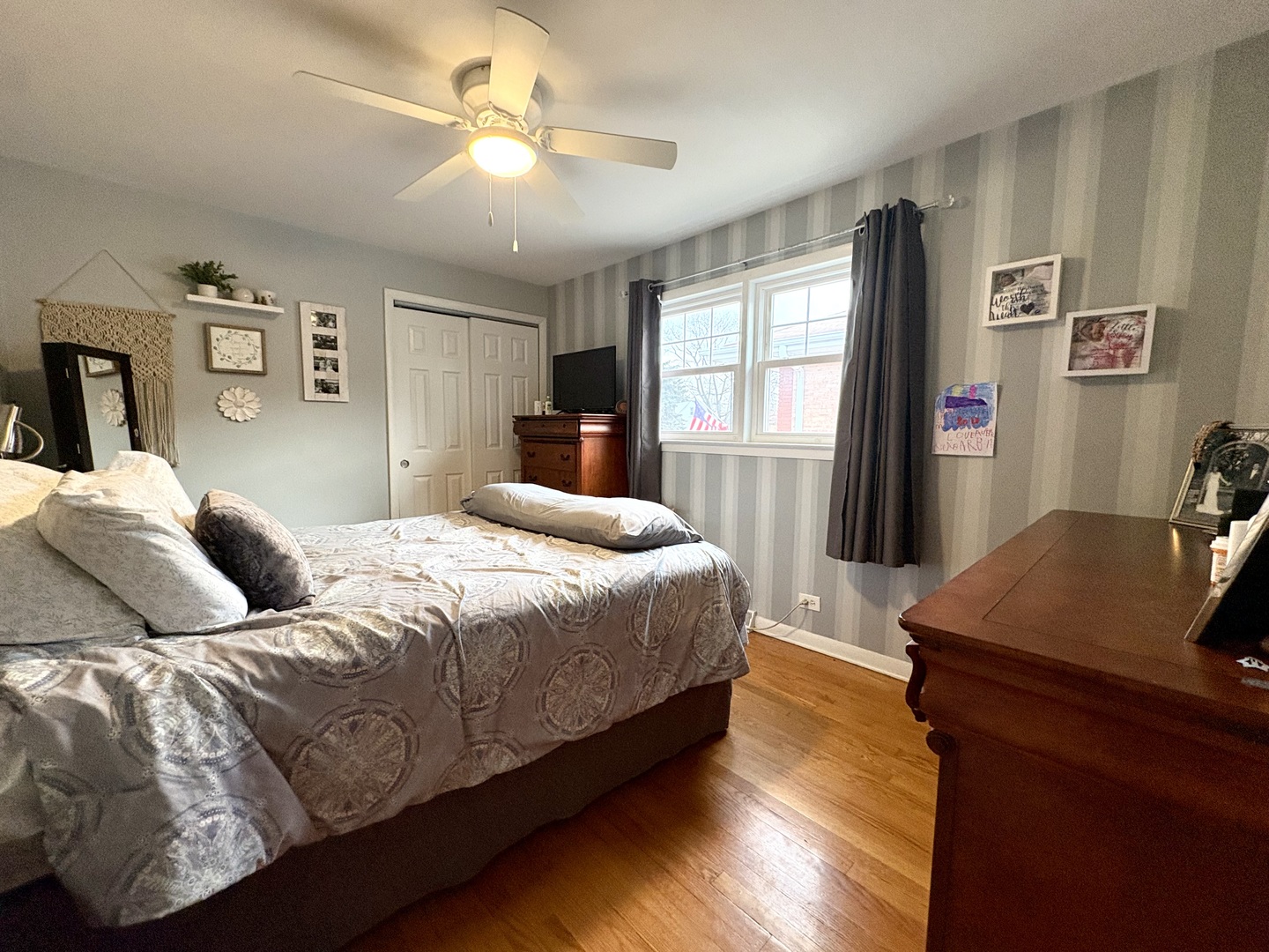 2841 W 100th Place, Evergreen Park, IL 60805