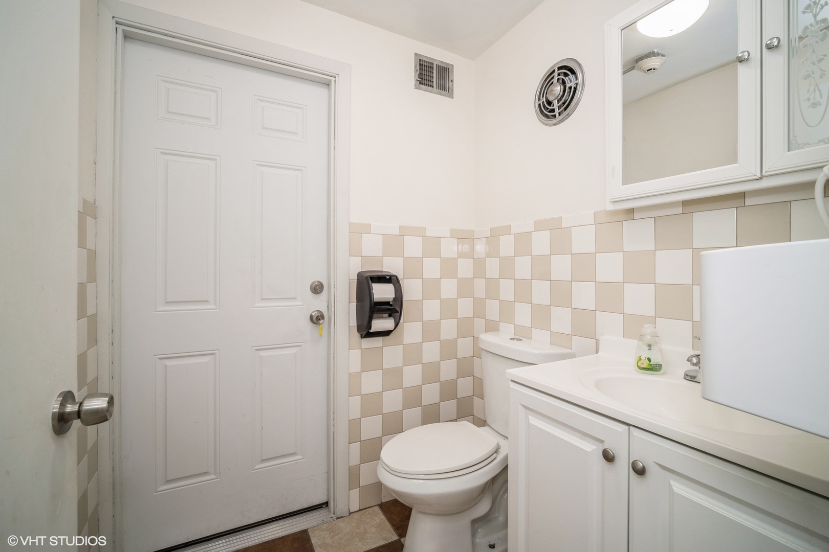 8755 Trumbull Avenue, Skokie, IL 60076