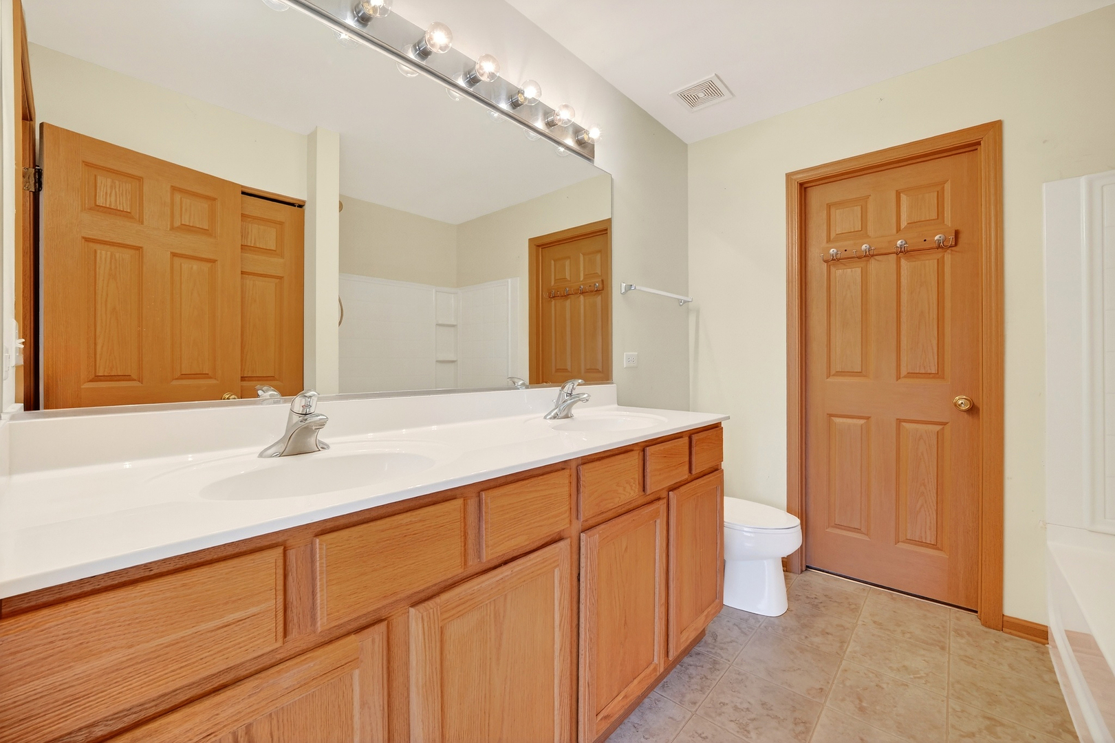 1492 Waterside Drive #1, DeKalb, IL 60115