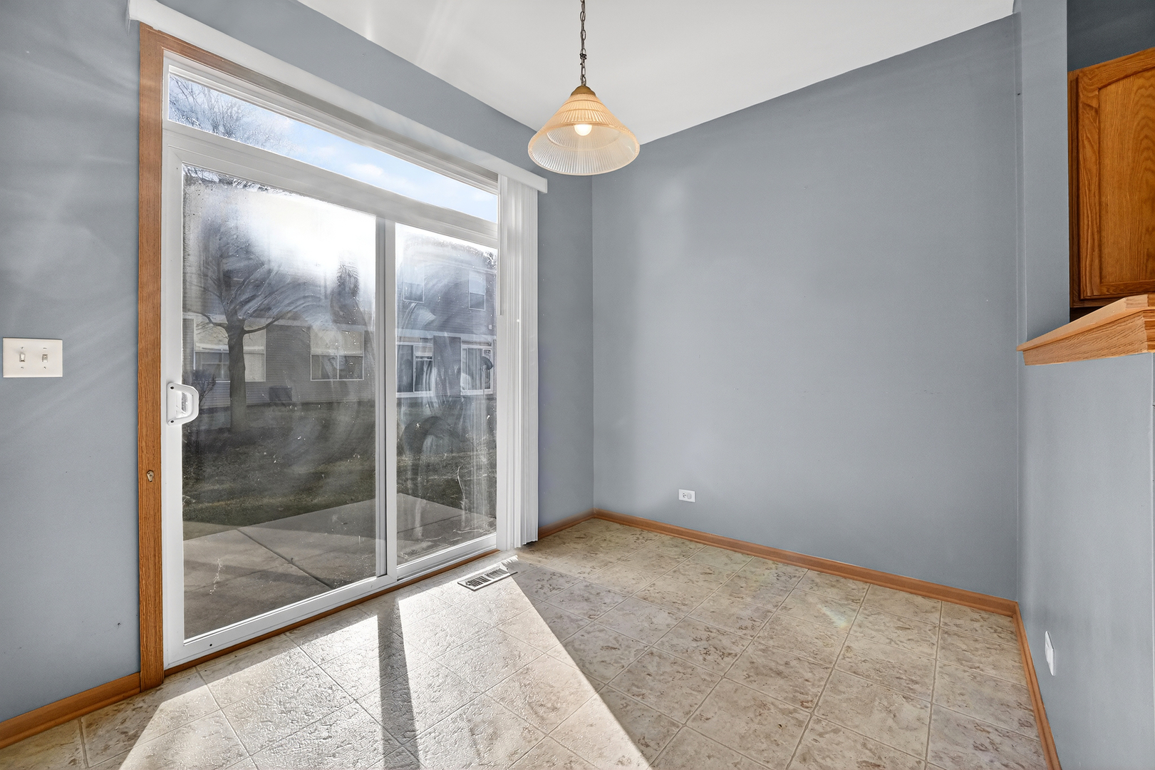 1492 Waterside Drive #1, DeKalb, IL 60115