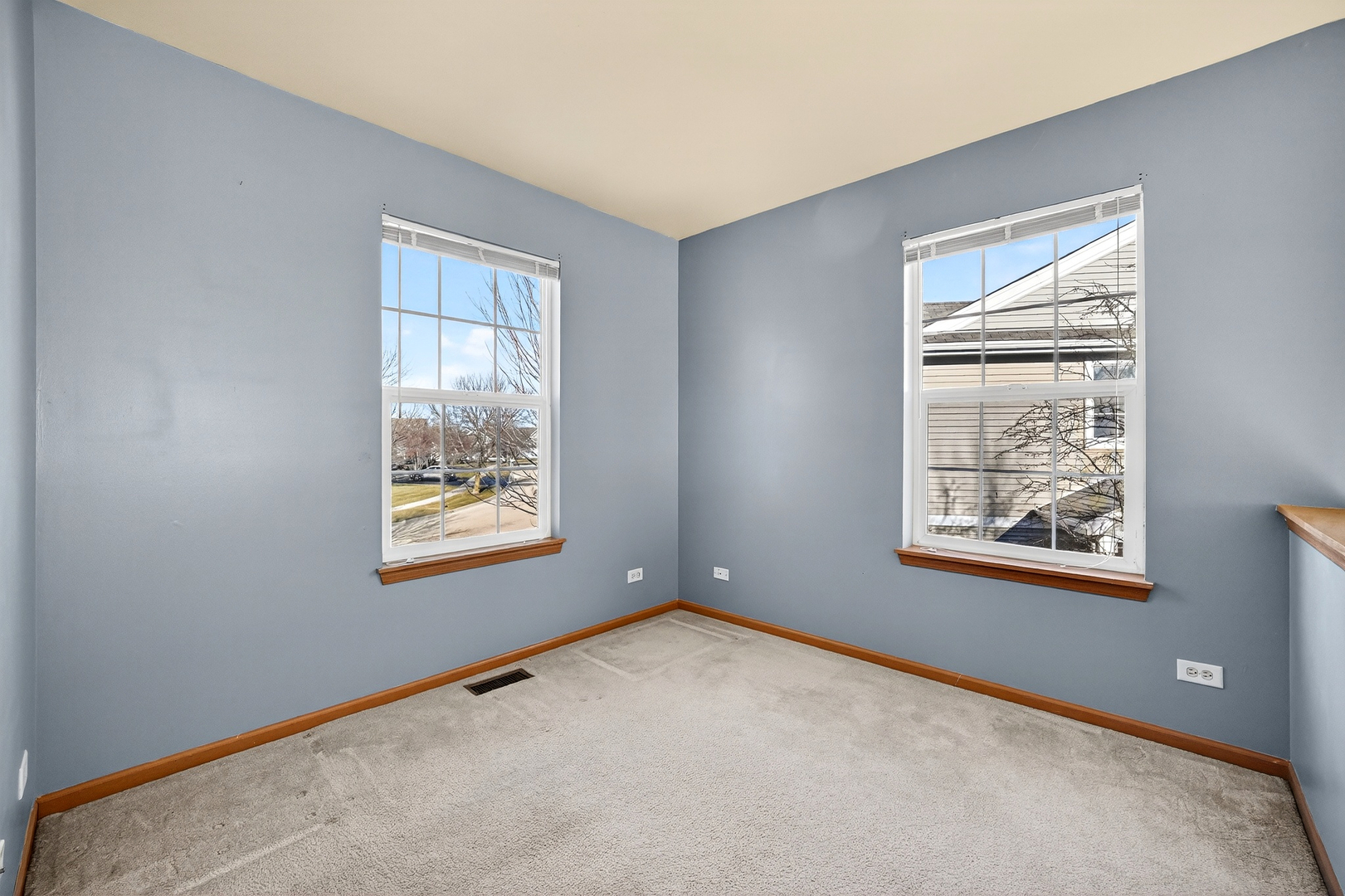 1492 Waterside Drive #1, DeKalb, IL 60115