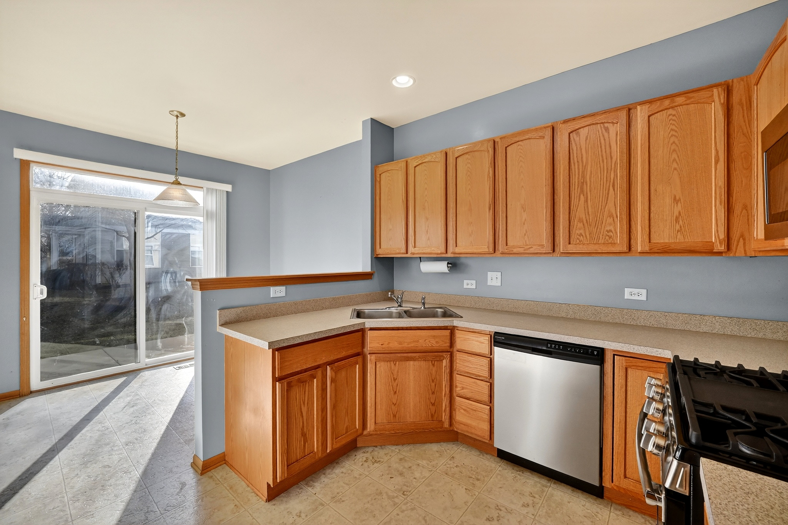 1492 Waterside Drive #1, DeKalb, IL 60115