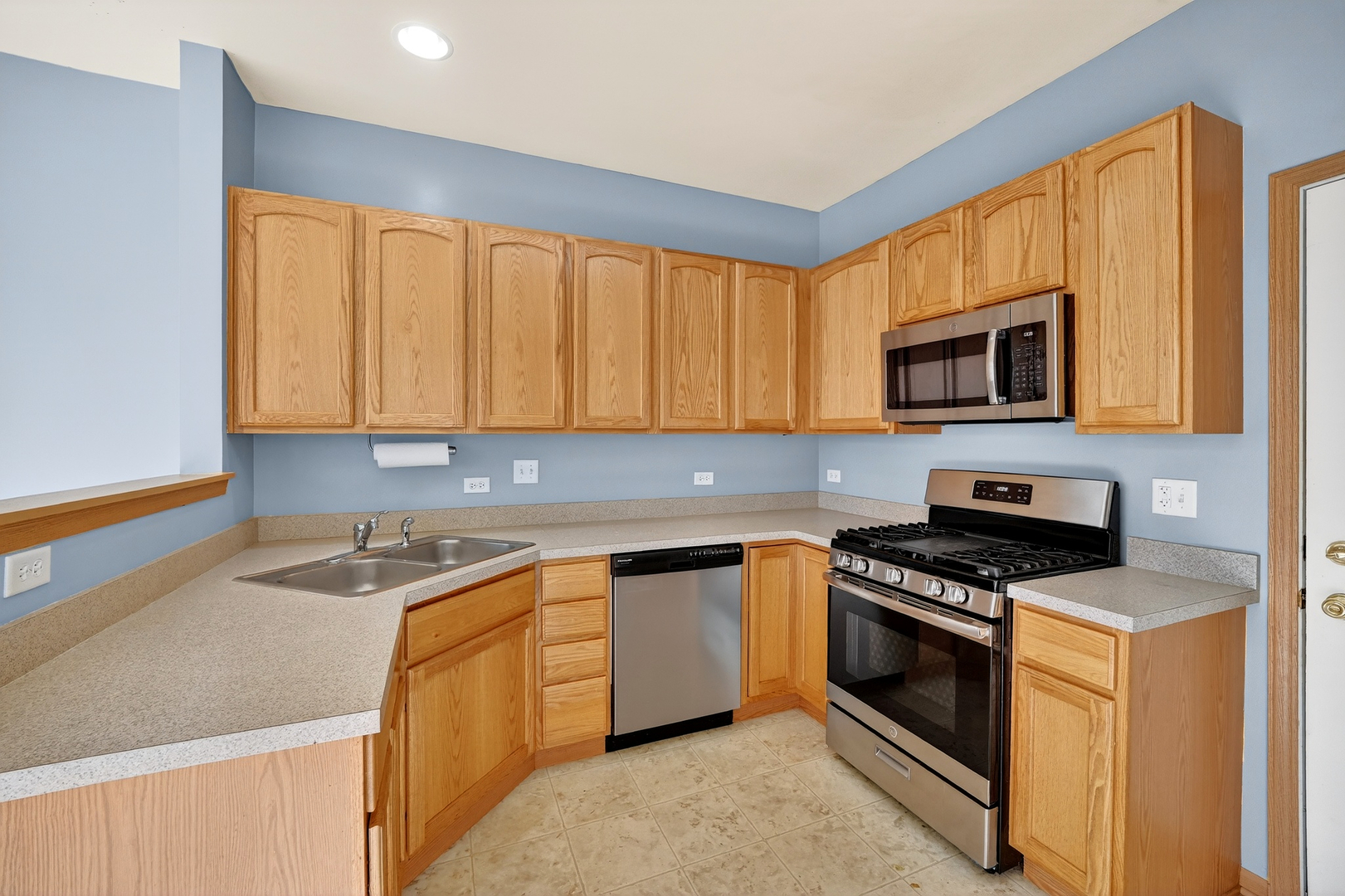 1492 Waterside Drive #1, DeKalb, IL 60115