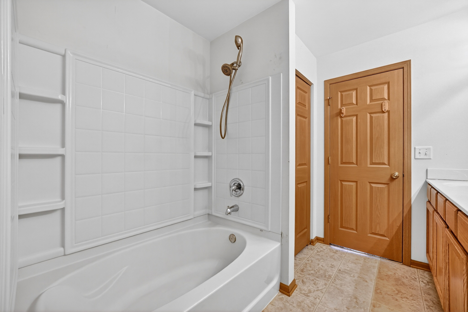 1492 Waterside Drive #1, DeKalb, IL 60115