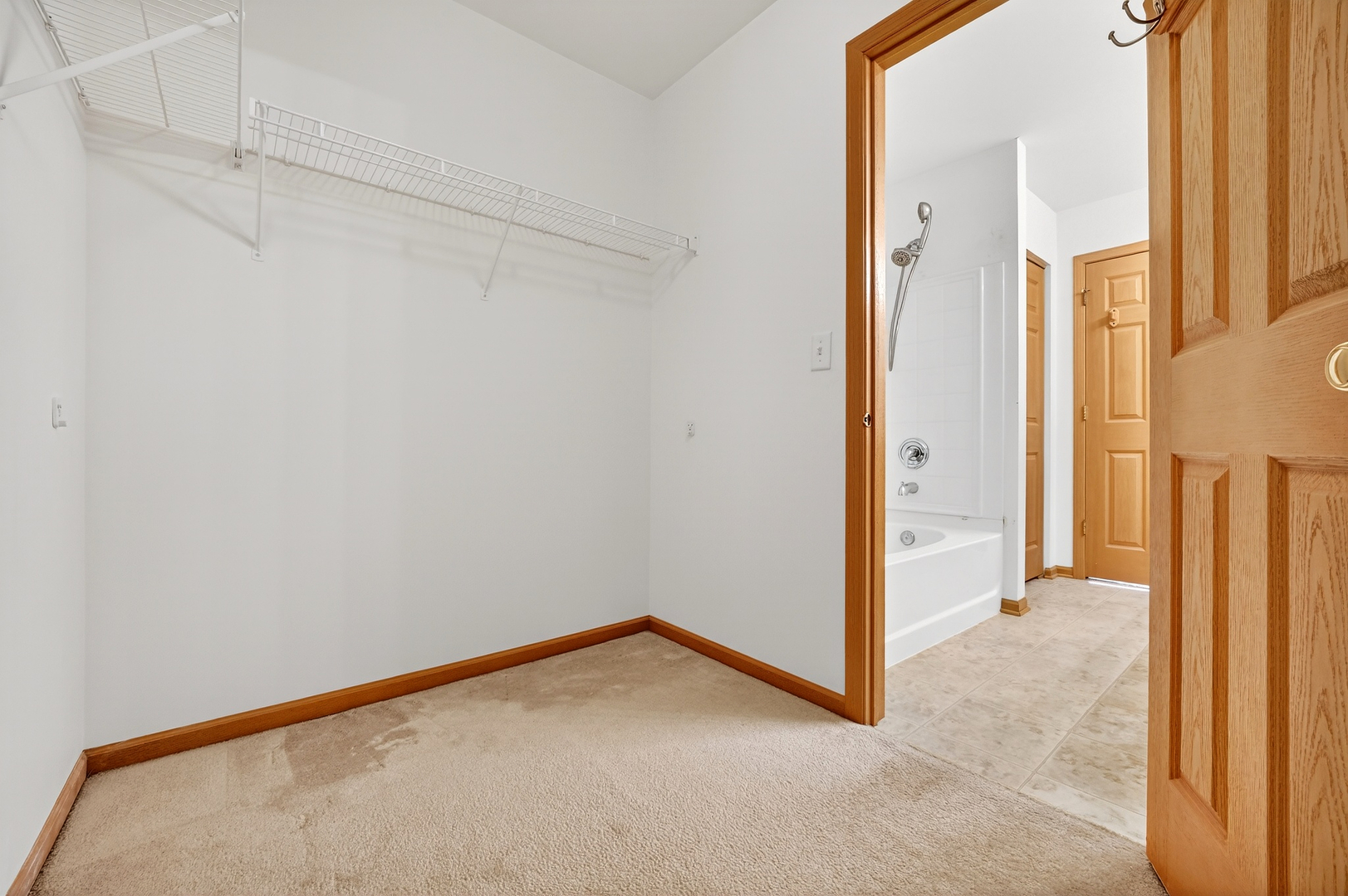 1492 Waterside Drive #1, DeKalb, IL 60115