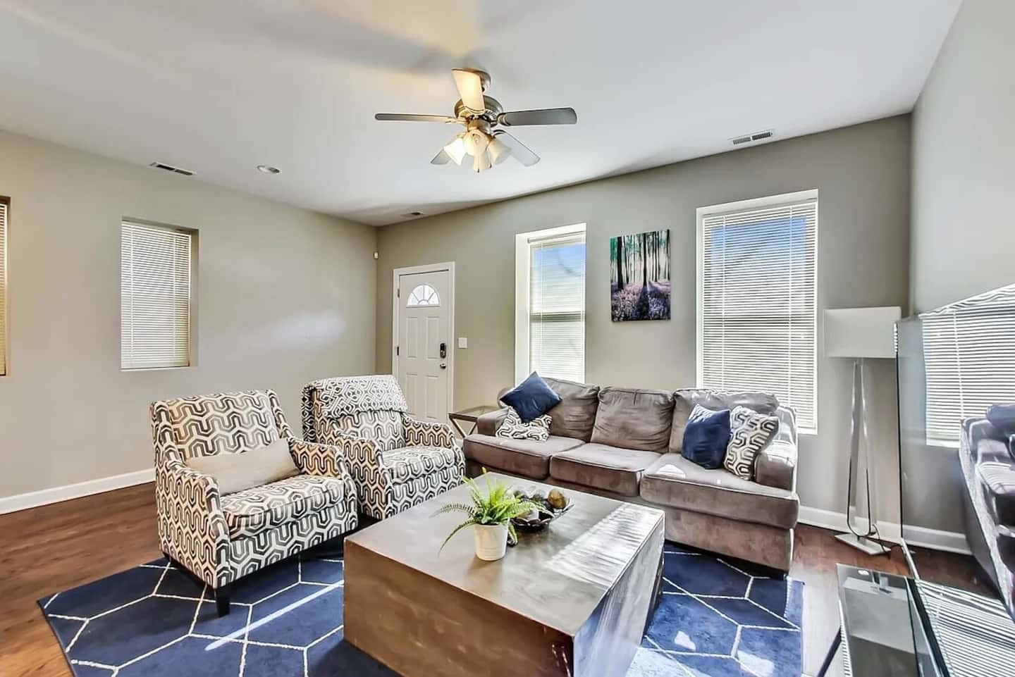 1730 W Beach Avenue #2, Chicago, IL 60622