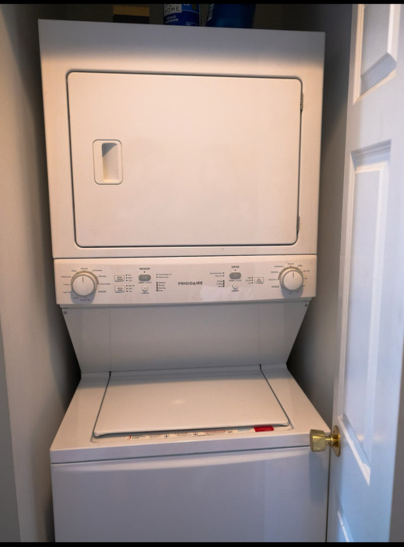 1730 W Beach Avenue, Chicago, IL 60622