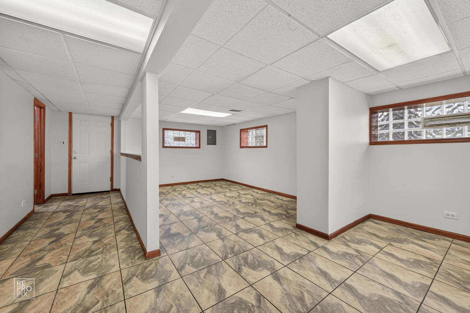 502 E Memorial Road, Bensenville, IL 60106