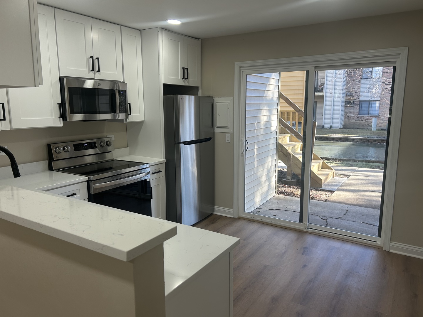 194 N Waters Edge Drive #102, Glendale Heights, IL 60139