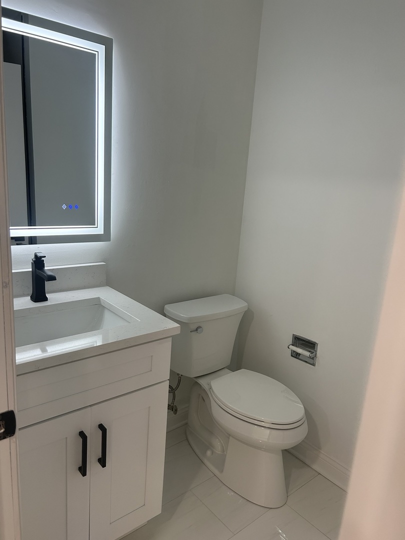 194 N Waters Edge Drive #102, Glendale Heights, IL 60139