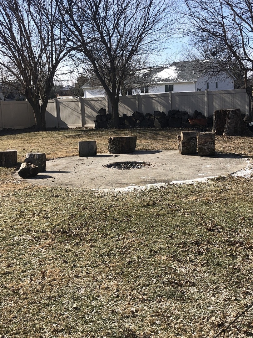 304 S Poplar Street, Onarga, IL 60955