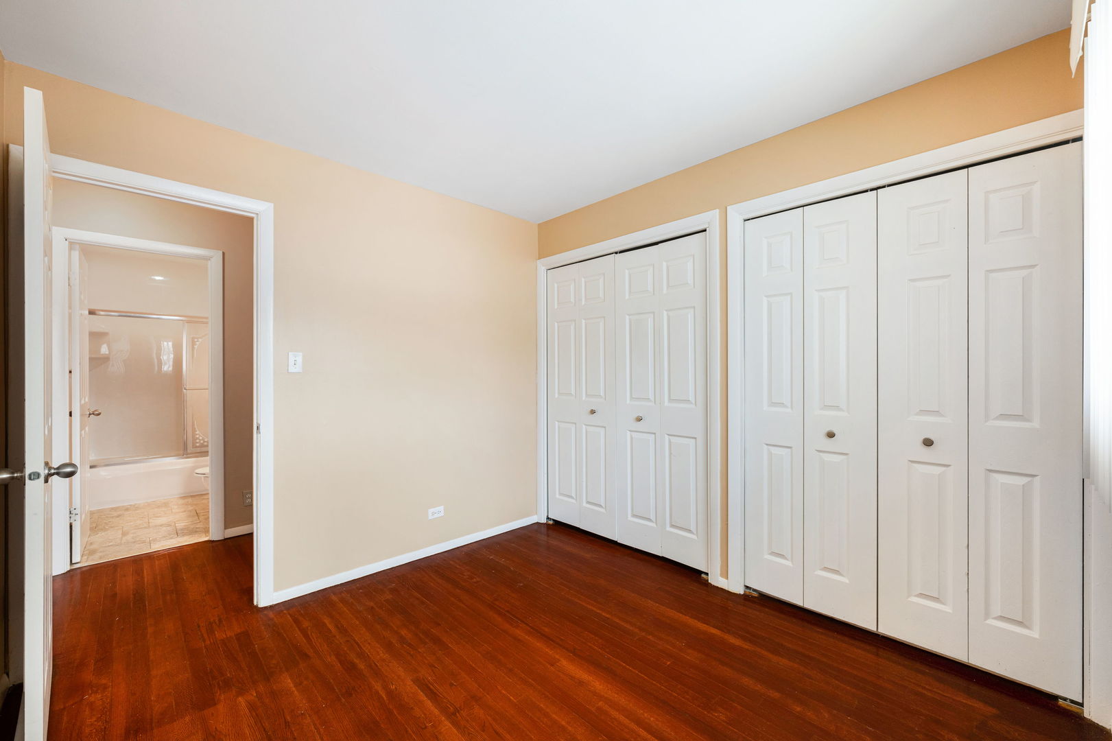 920 Valley Stream Drive, Wheeling, IL 60090