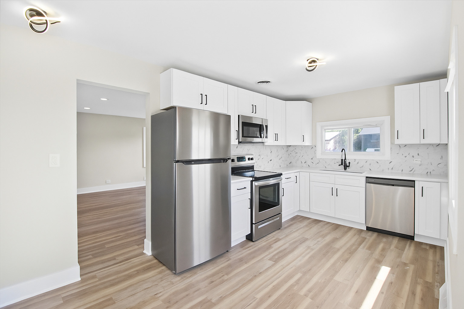 16460 Honore Avenue, Markham, IL 60428