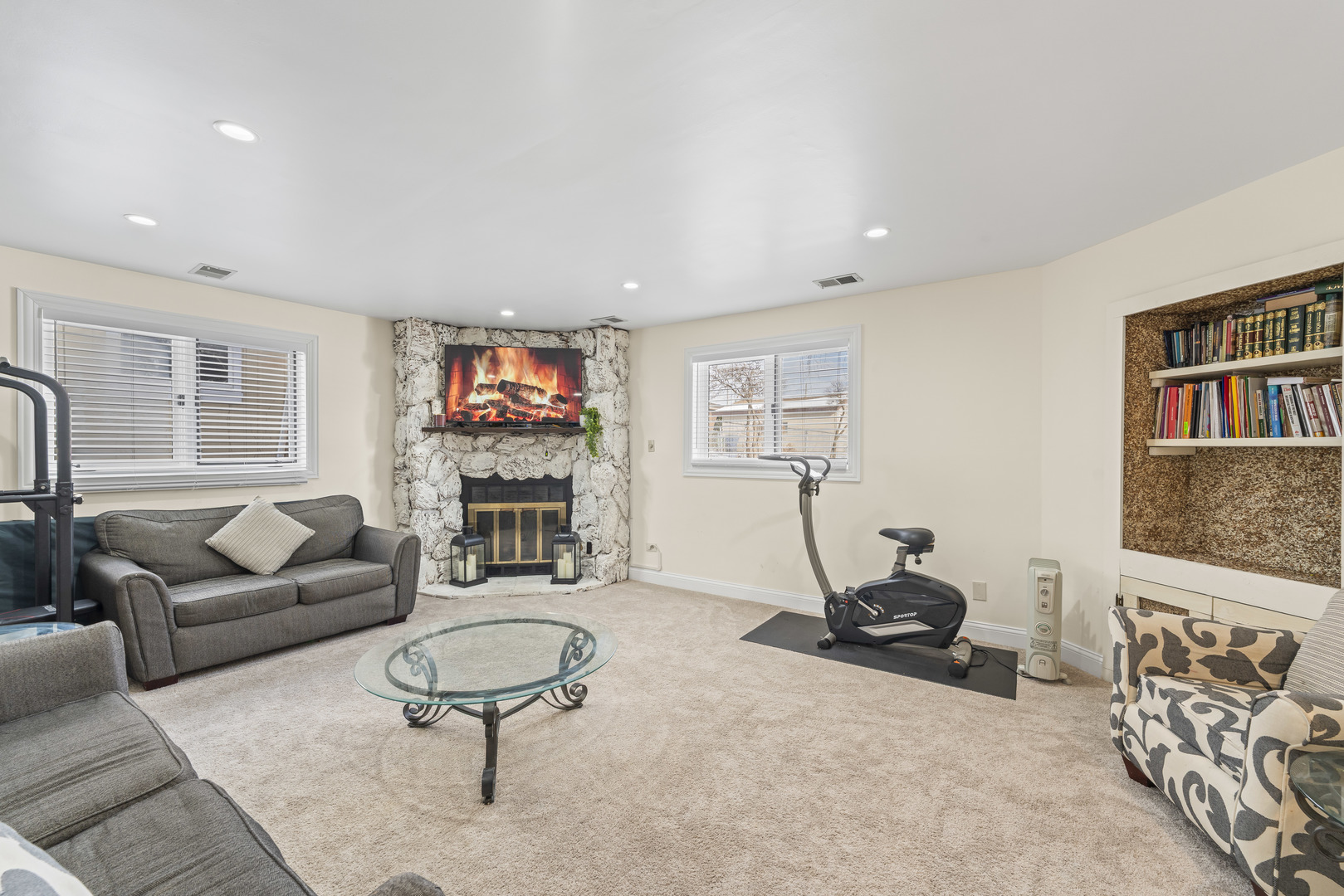 9109 Crescent Court, Oak Lawn, IL 60453