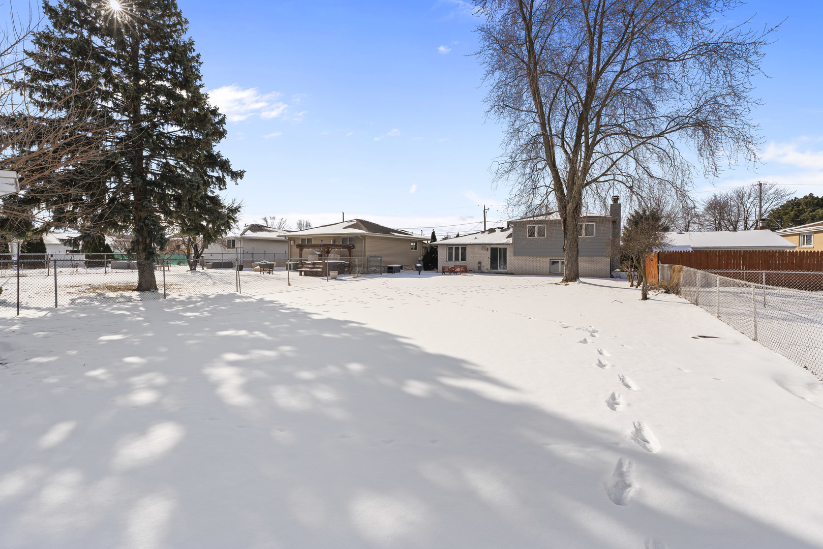 9109 Crescent Court, Oak Lawn, IL 60453