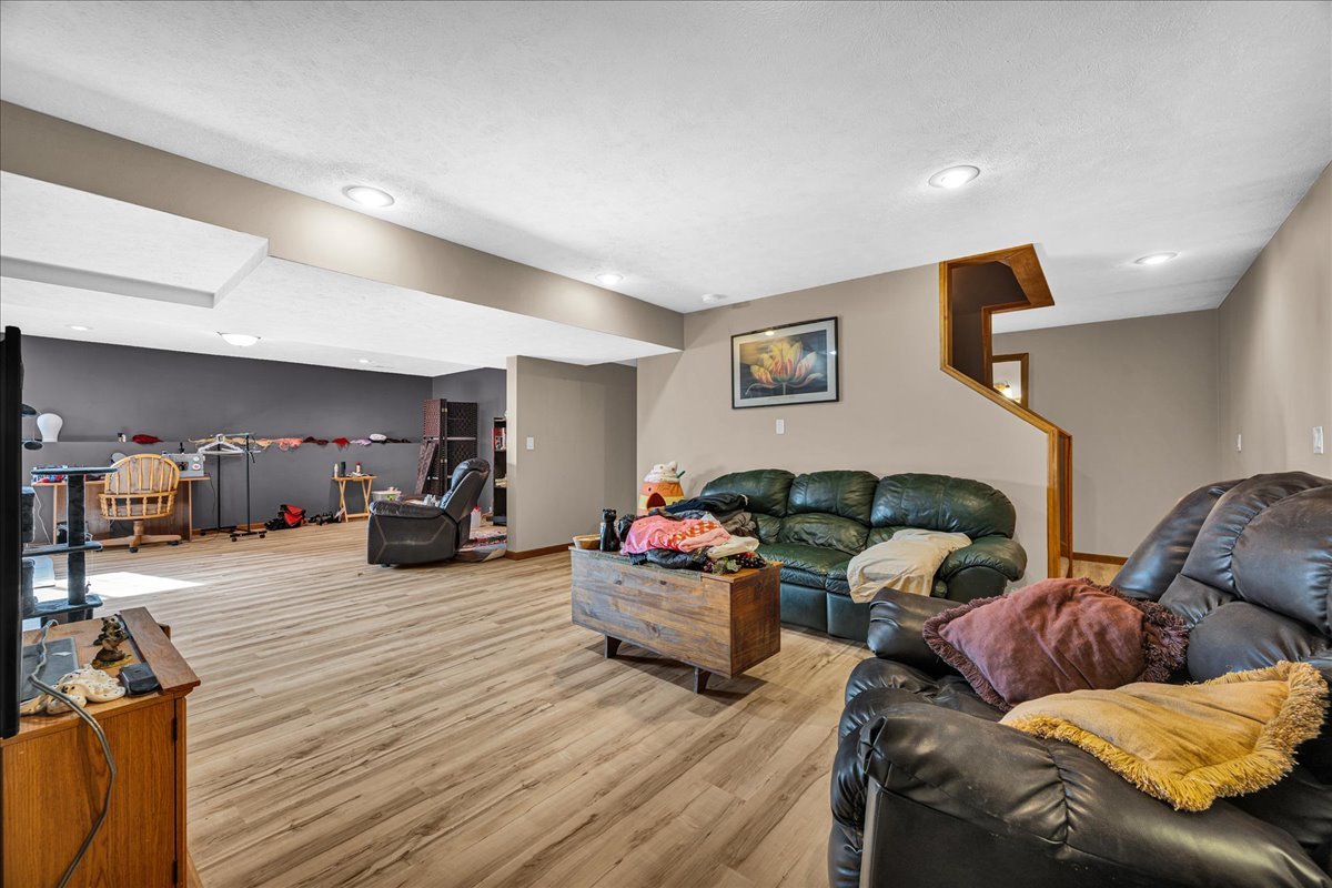 7 Lake Ridge Court, Bloomington, IL 61701