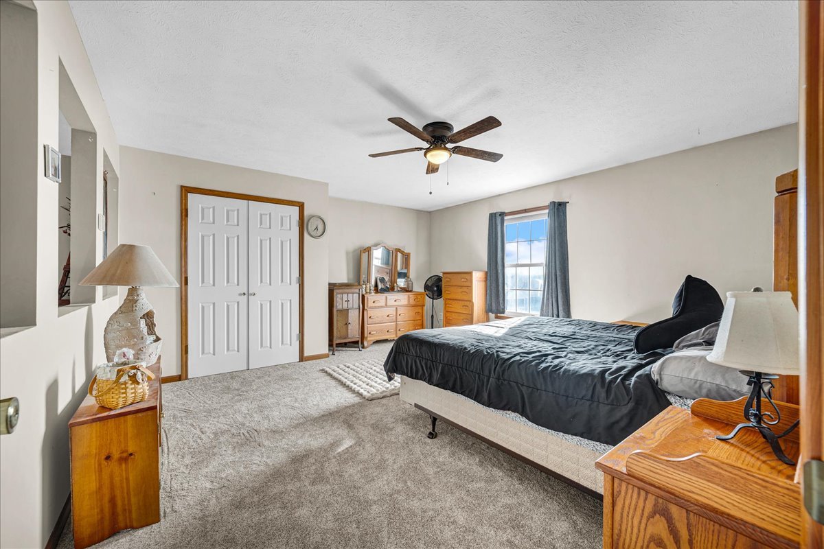 7 Lake Ridge Court, Bloomington, IL 61701