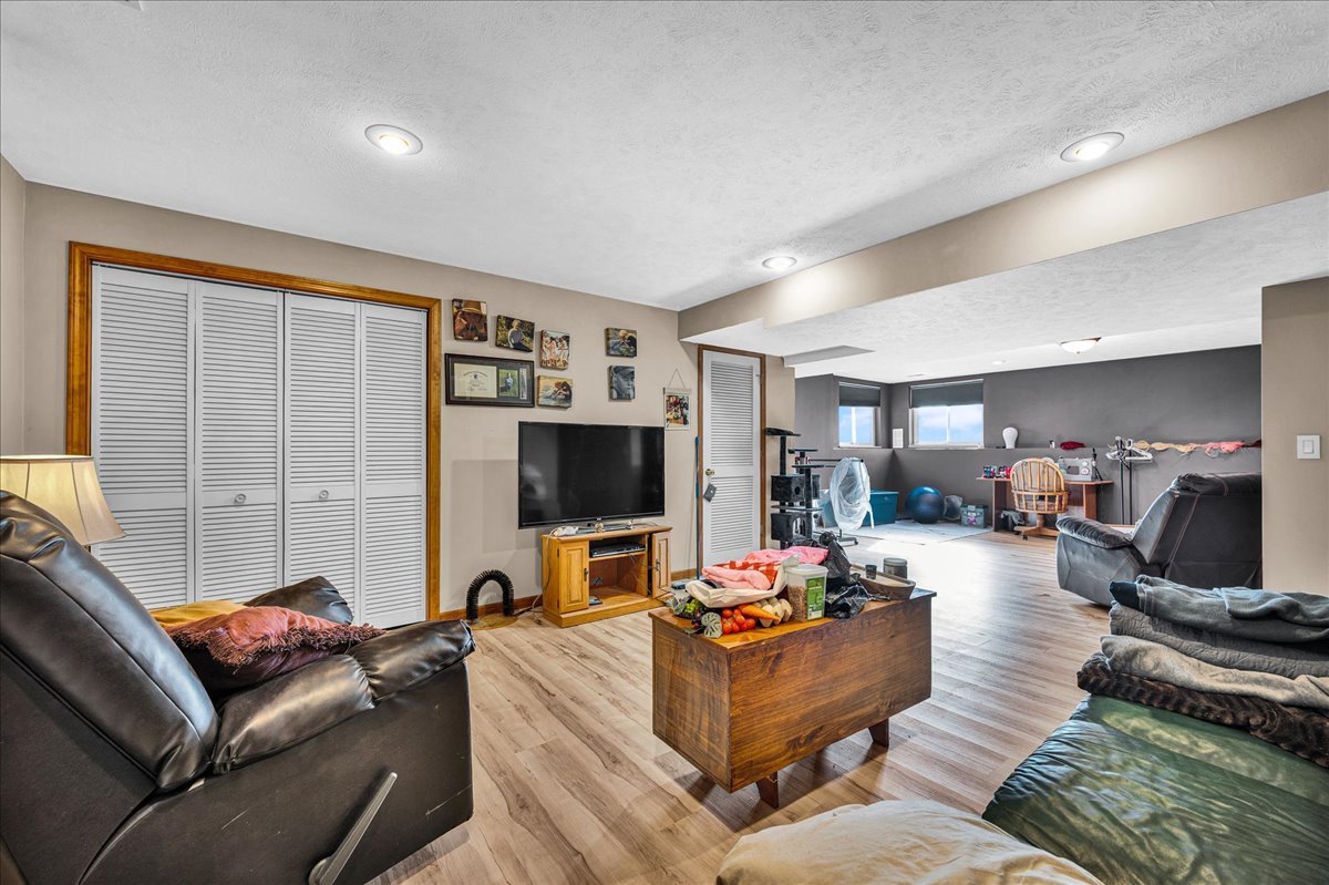 7 Lake Ridge Court, Bloomington, IL 61701