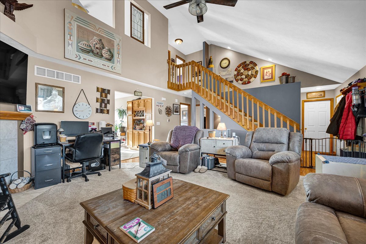 7 Lake Ridge Court, Bloomington, IL 61701