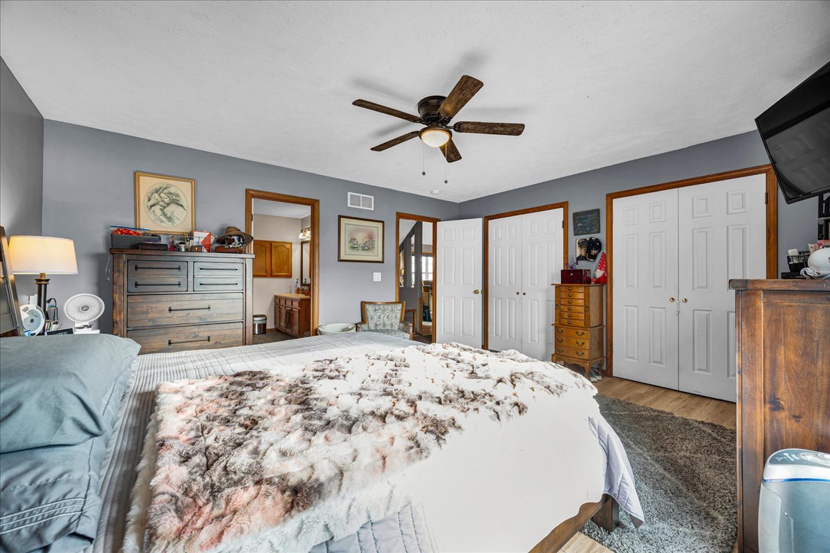 7 Lake Ridge Court, Bloomington, IL 61701