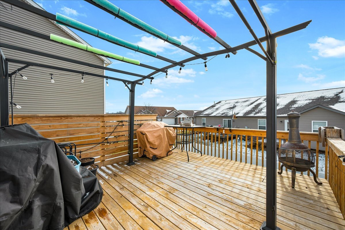 7 Lake Ridge Court, Bloomington, IL 61701