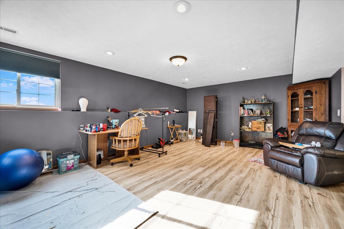 7 Lake Ridge Court, Bloomington, IL 61701