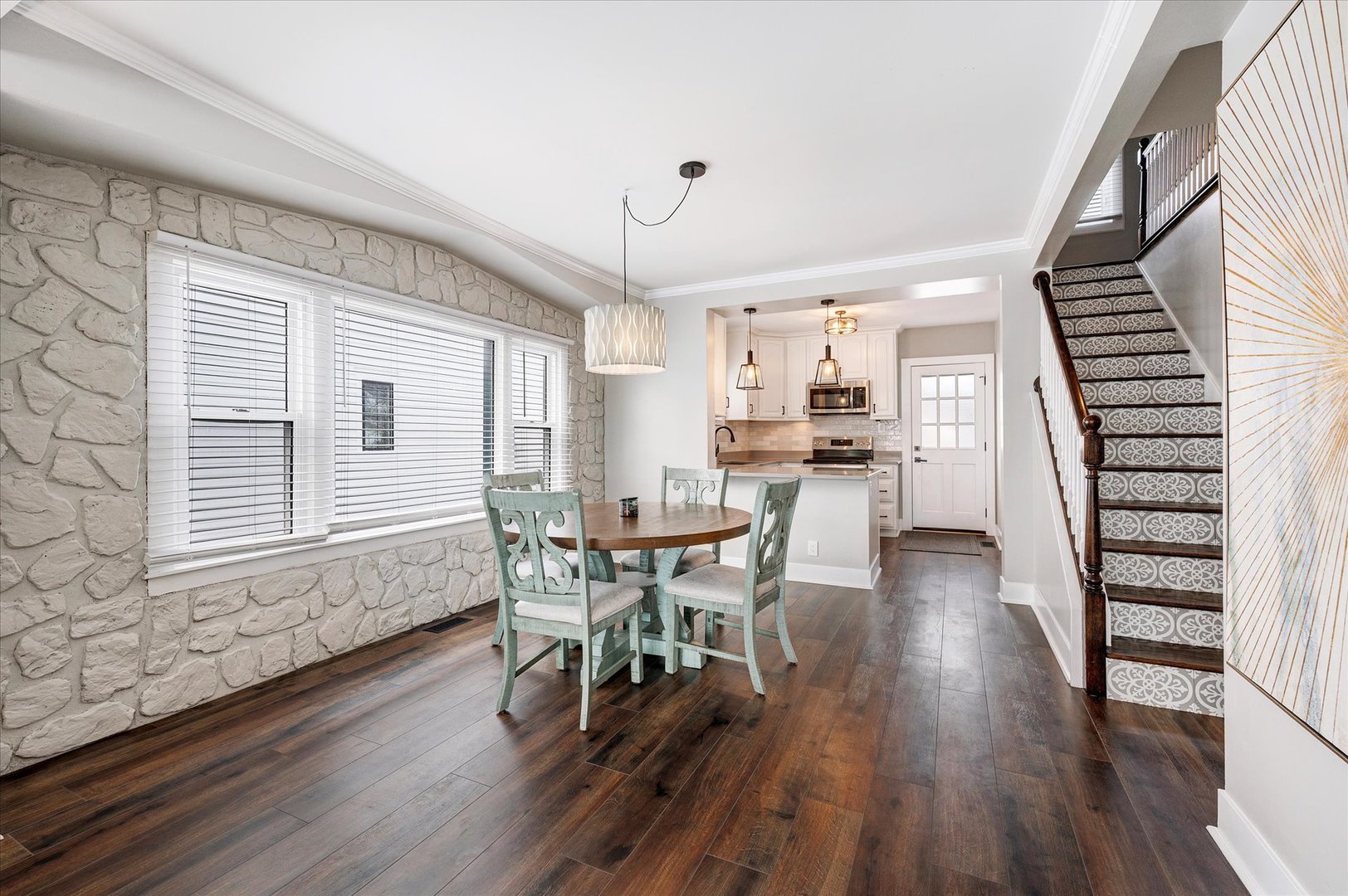 272 N Willow Road, Elmhurst, IL 60126