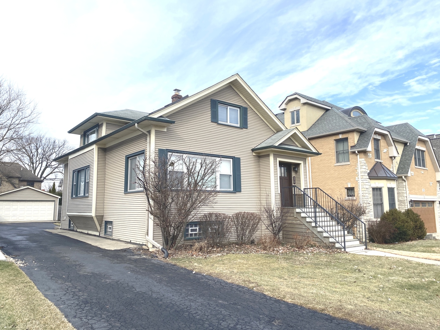 272 N Willow Road, Elmhurst, IL 60126