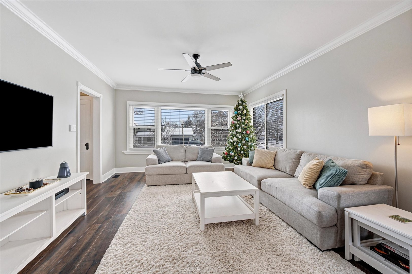 272 N Willow Road, Elmhurst, IL 60126