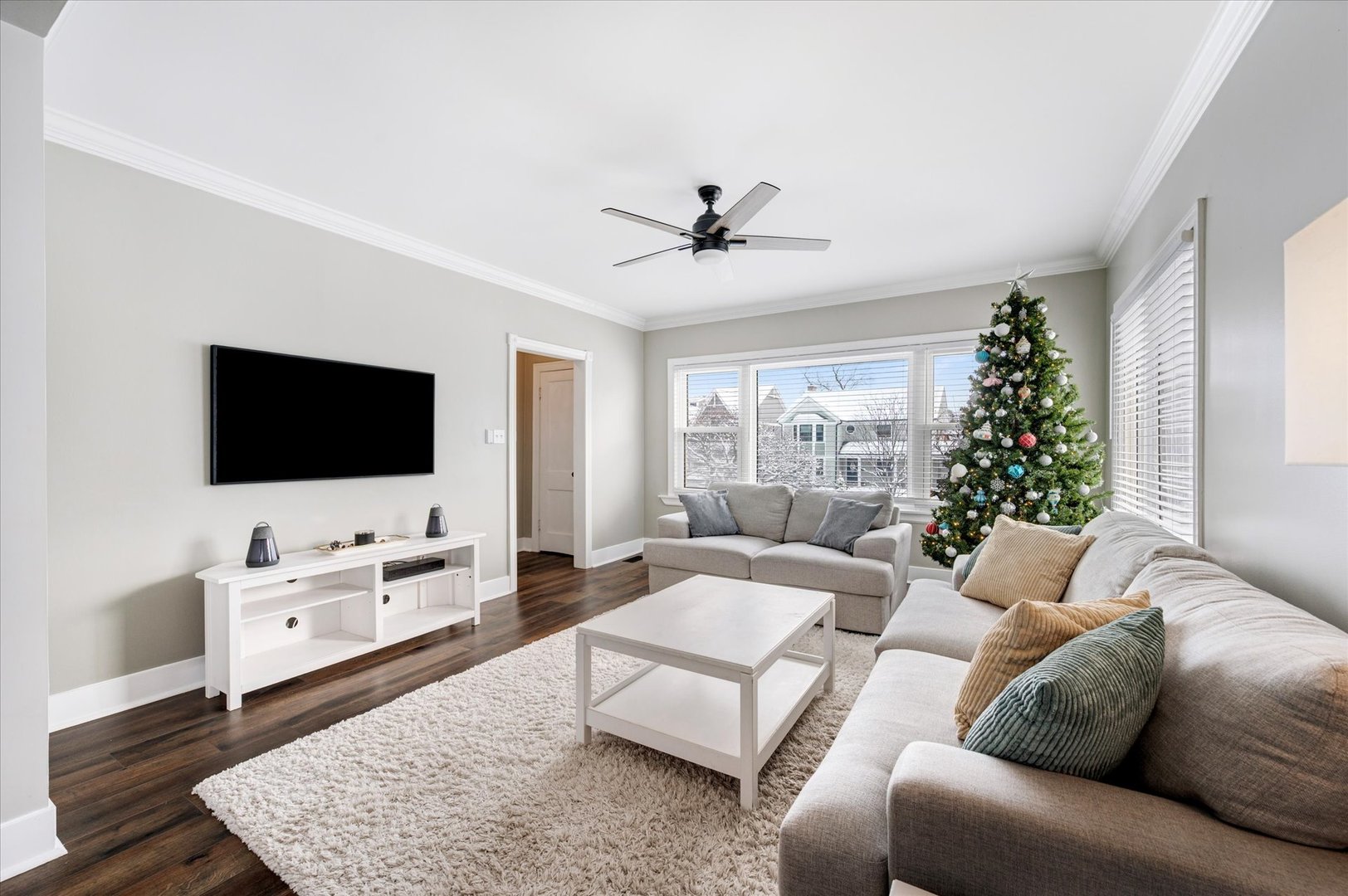 272 N Willow Road, Elmhurst, IL 60126