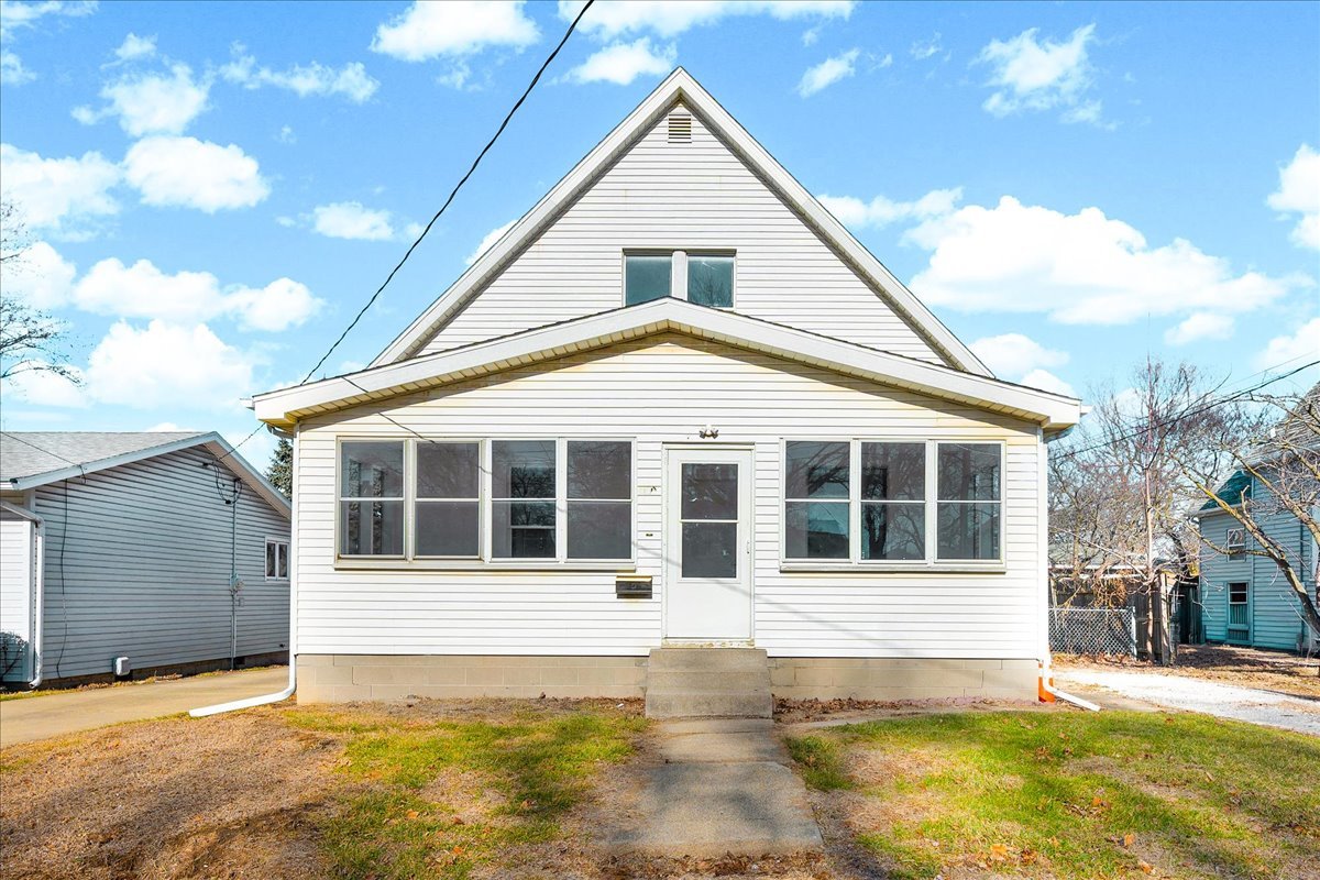 340 E Baker Street, Bloomington, IL 61701