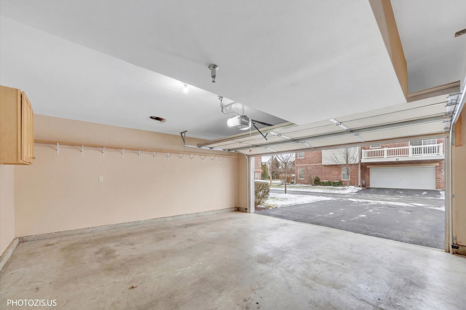 15 E WILLOW Road, Wheeling, IL 60090