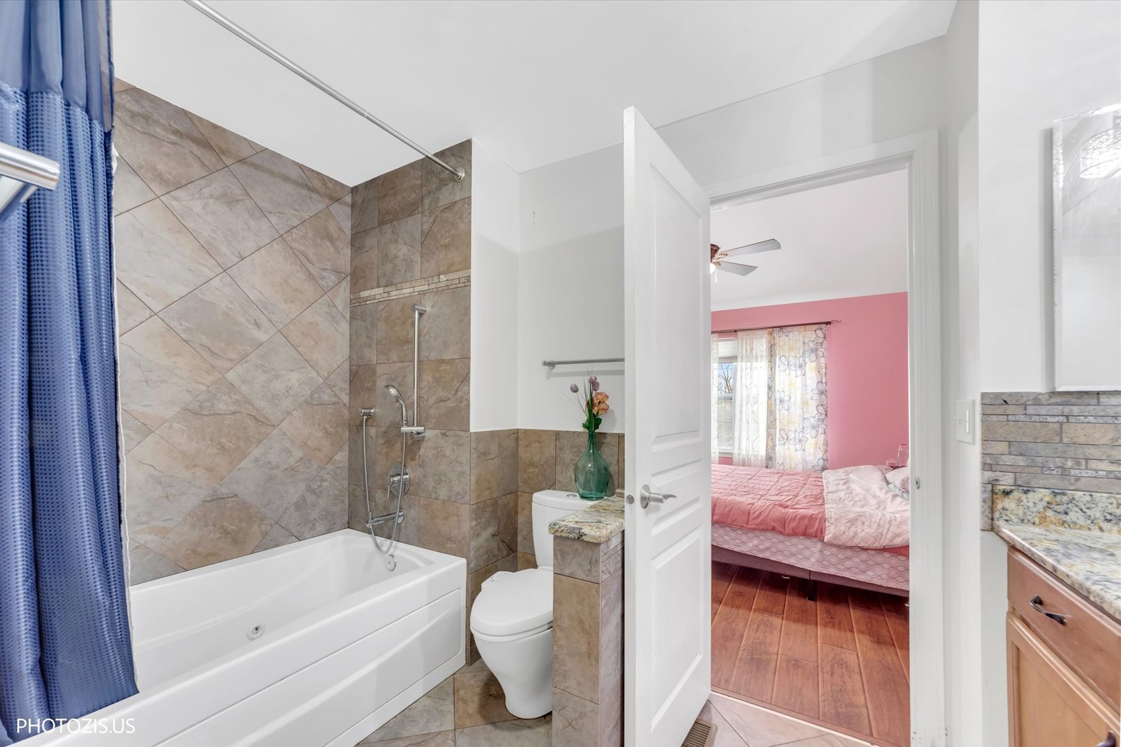 15 E WILLOW Road, Wheeling, IL 60090