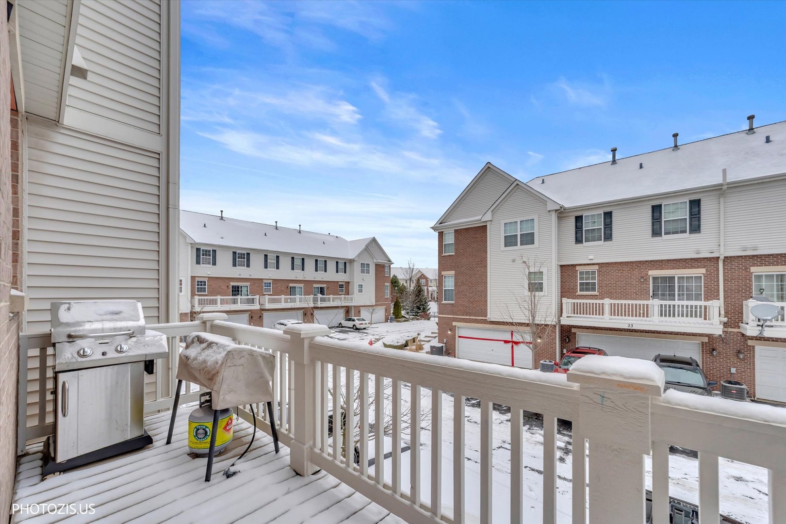 15 E WILLOW Road, Wheeling, IL 60090