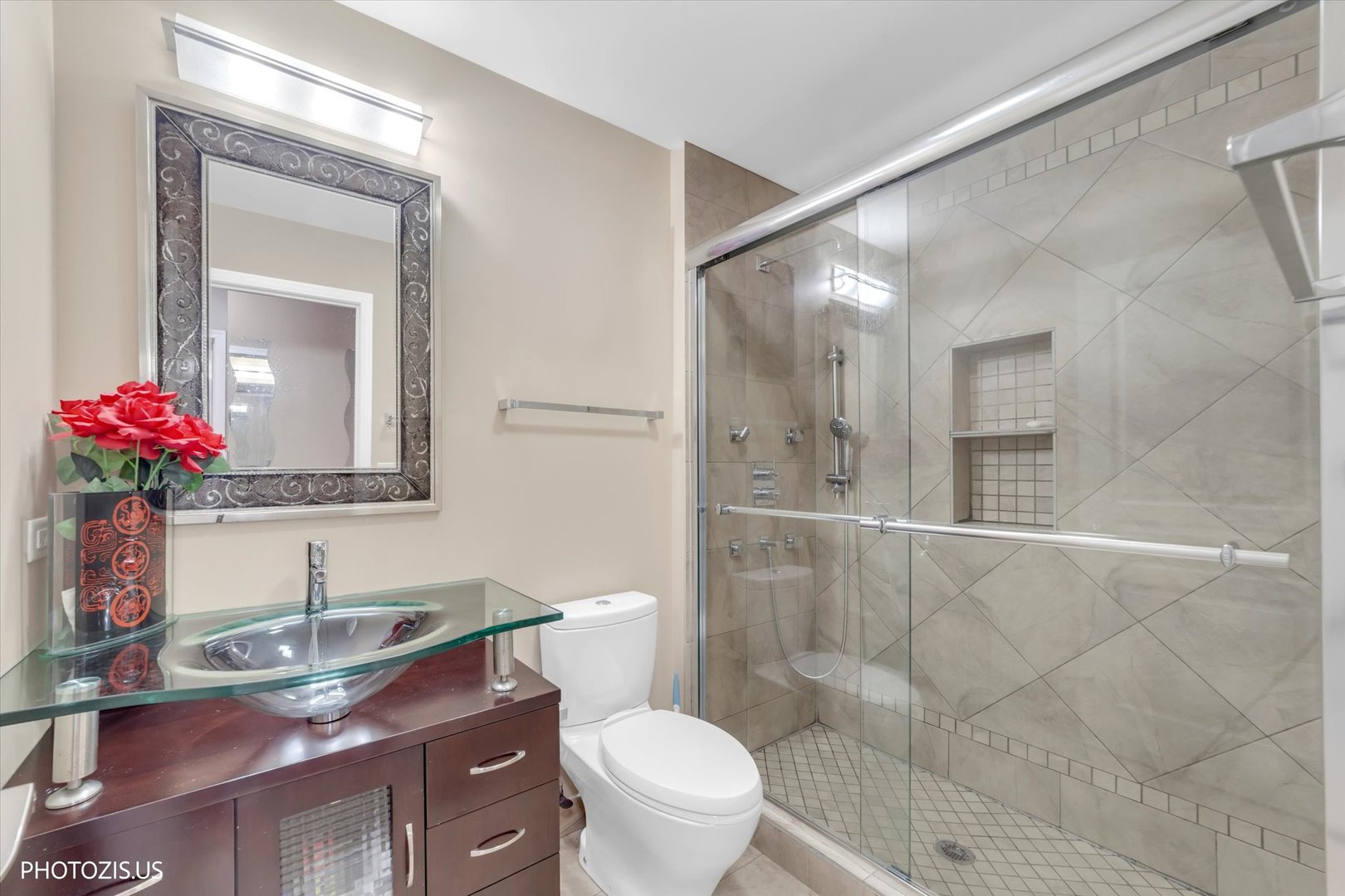 15 E WILLOW Road, Wheeling, IL 60090