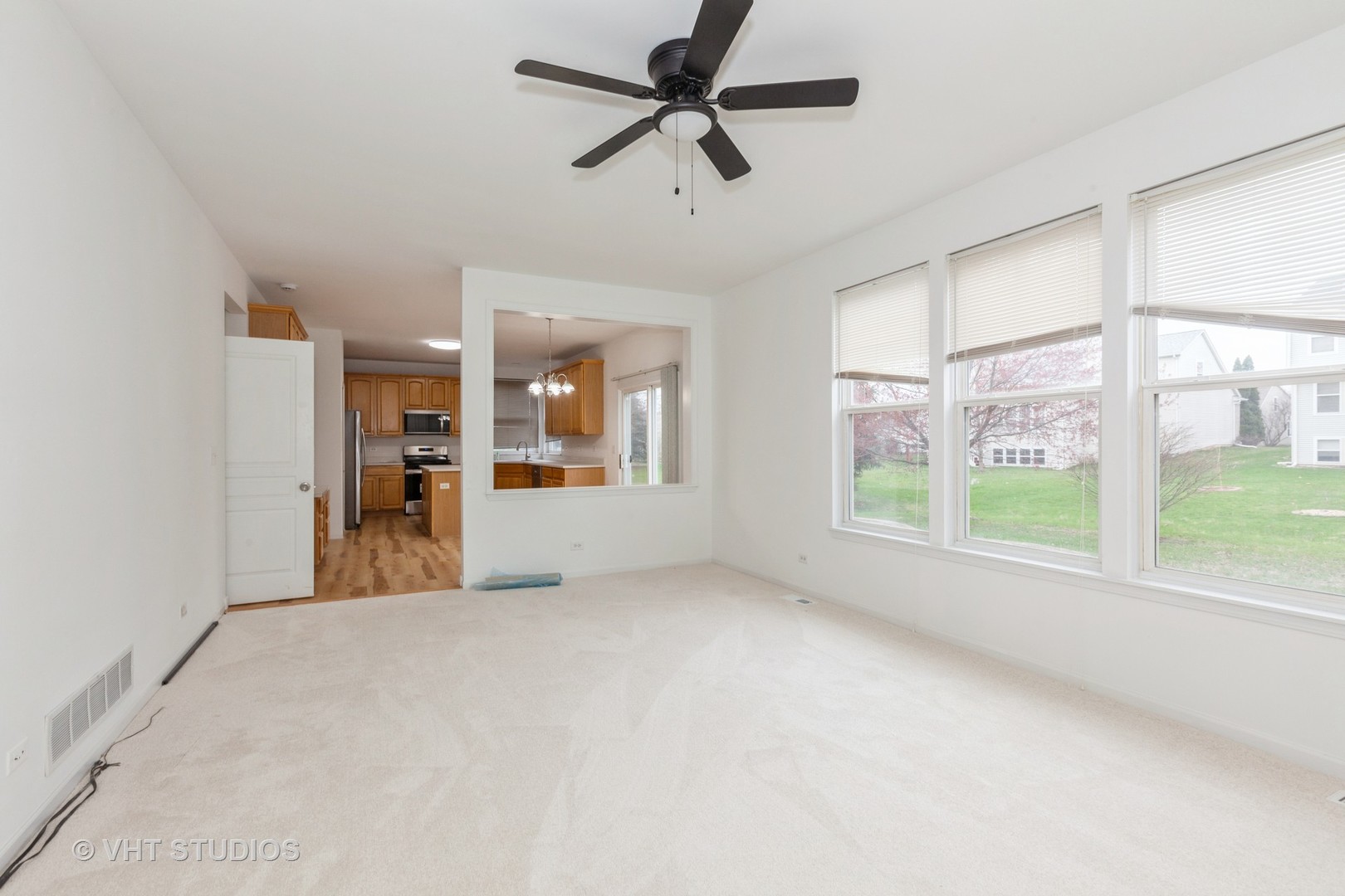 1110 OAKHILL Drive, Aurora, IL 60502