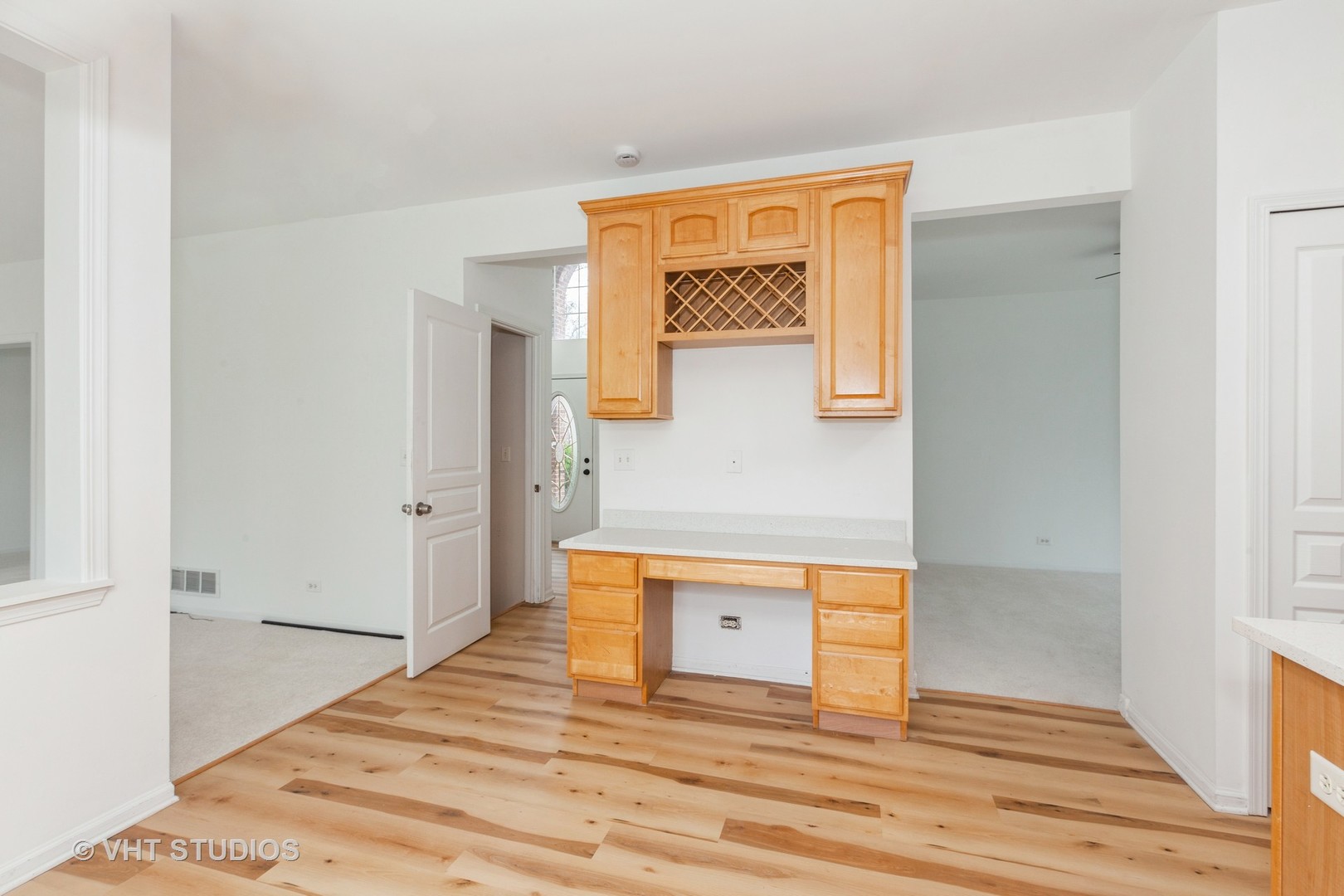 1110 OAKHILL Drive, Aurora, IL 60502