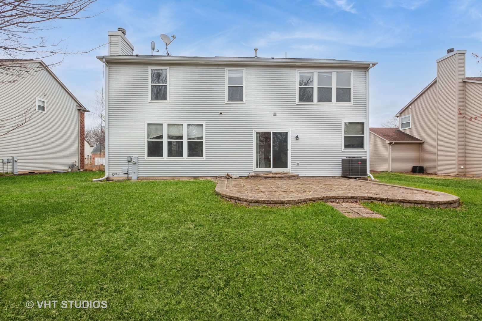 1110 OAKHILL Drive, Aurora, IL 60502