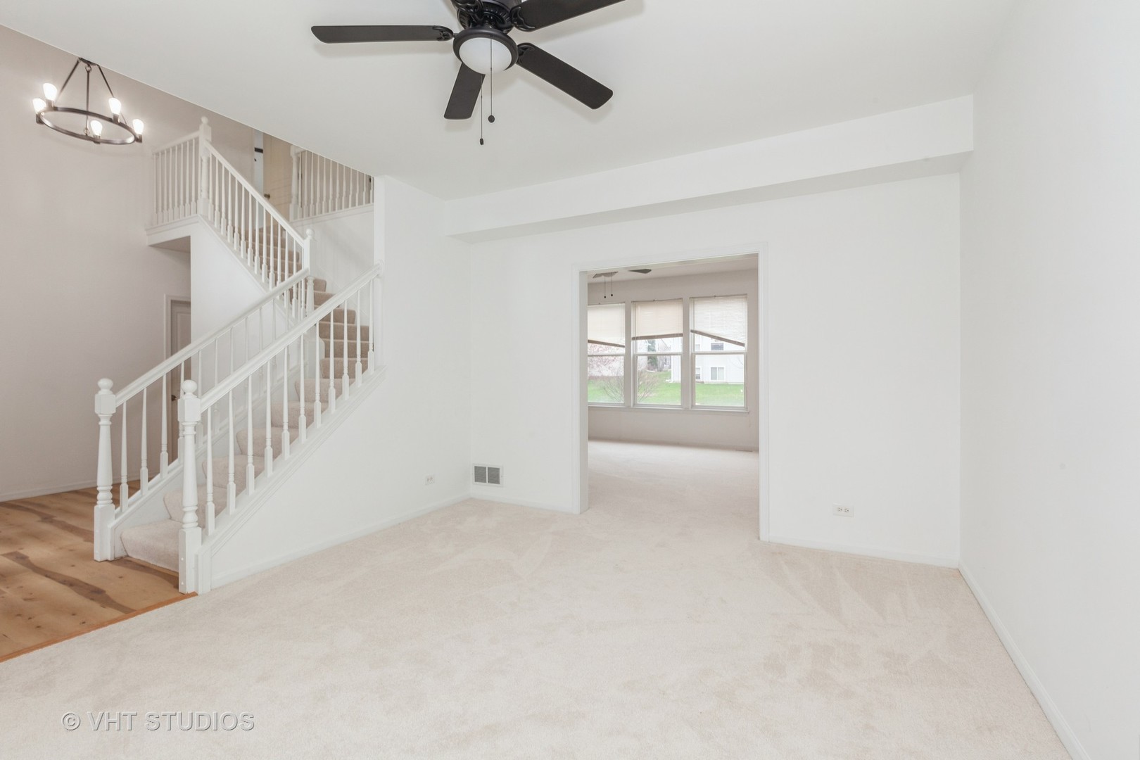 1110 OAKHILL Drive, Aurora, IL 60502