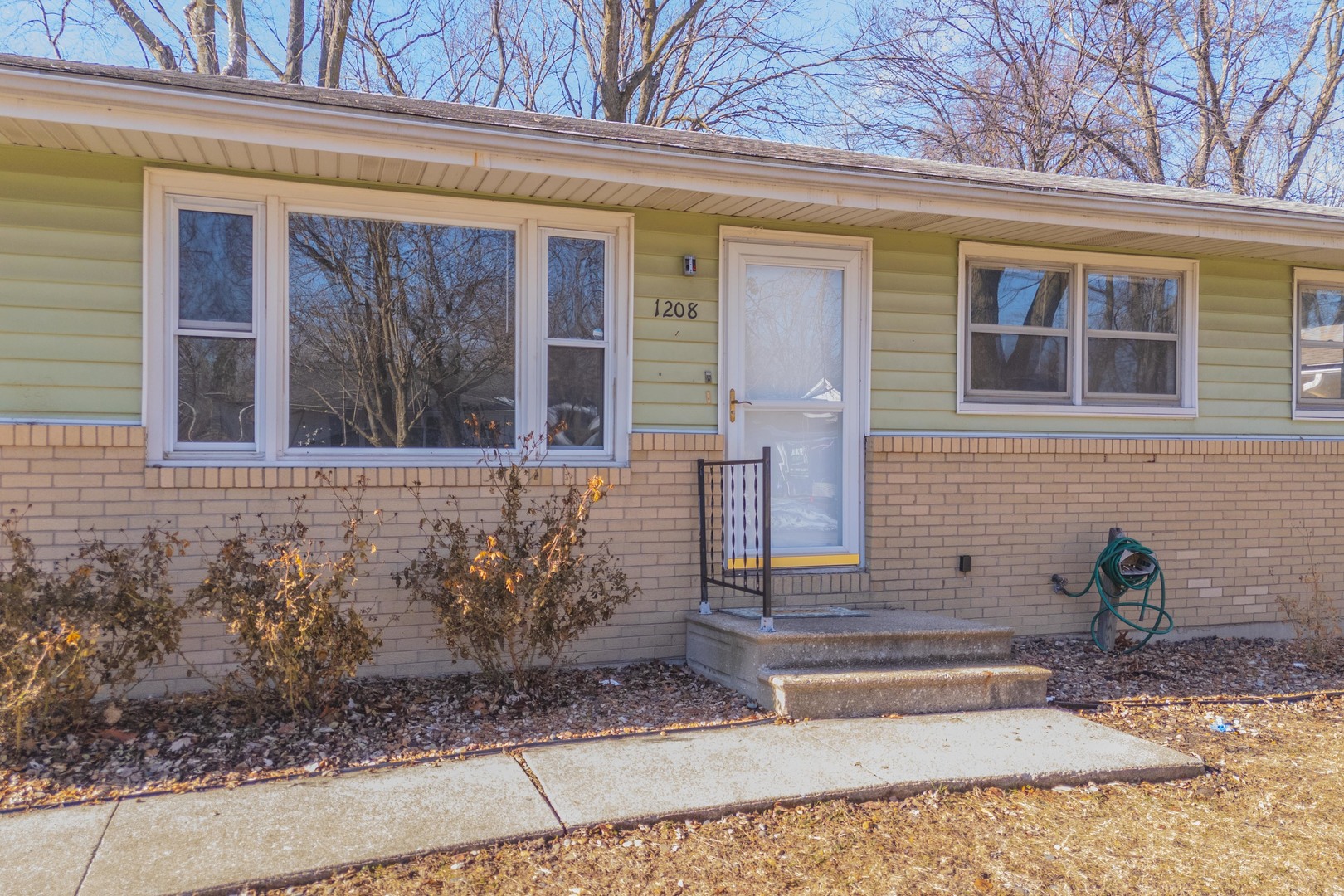 1208 Gettysburg Drive, Bloomington, IL 61704