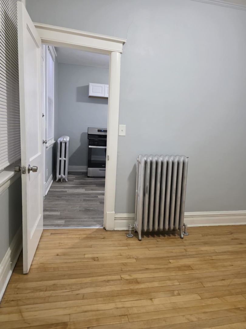 6946 S Prairie Avenue #2, Chicago, IL 60637