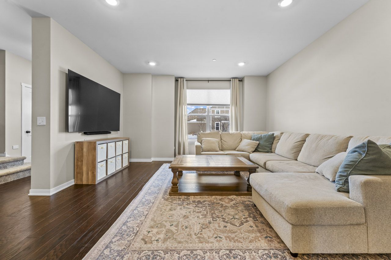 249 Hoffmann Drive, Buffalo Grove, IL 60089