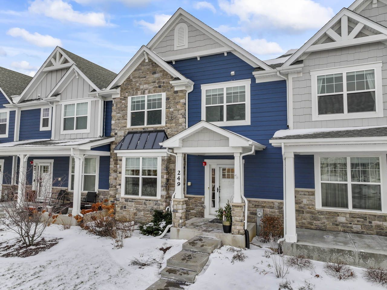 249 Hoffmann Drive, Buffalo Grove, IL 60089