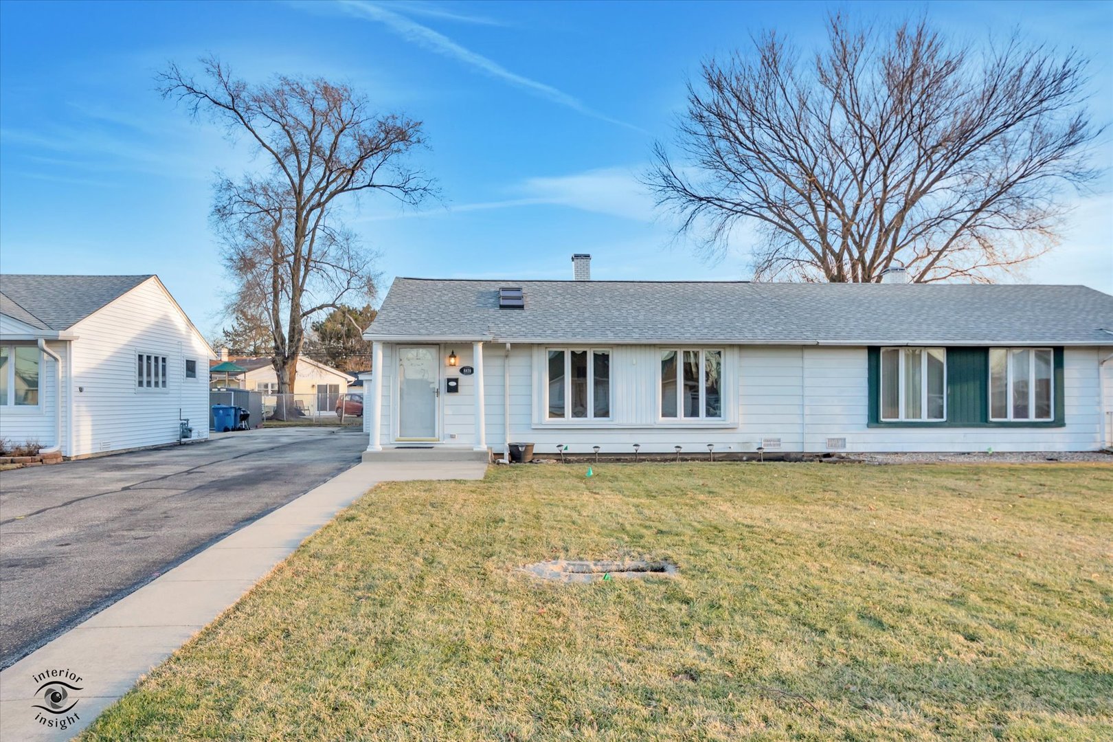 8859 S Main Street, Hometown, IL 60456