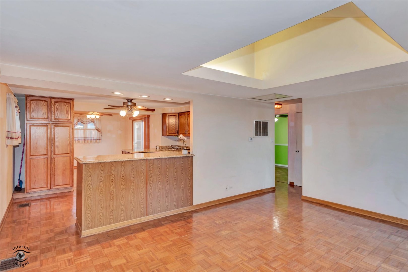 8859 S Main Street, Hometown, IL 60456